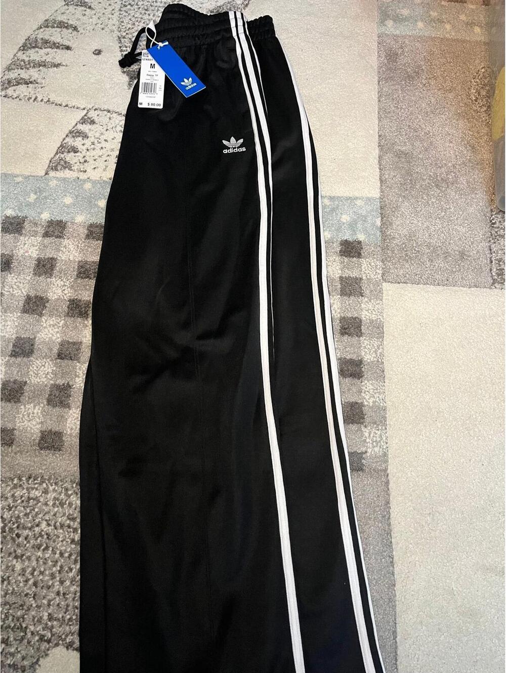 Adidas Baggy Track Pants Men’s Medium NWT Black 3 Stripe Wide Leg Athletic Pants - Picture 4 of 5